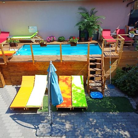 Отель Casa Marronne Костинешти Экстерьер фото